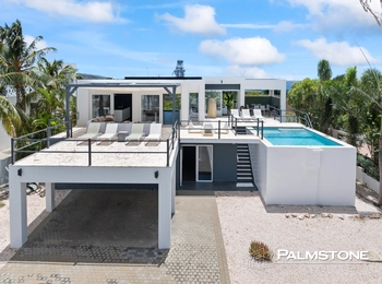 Villa Sea View con vistas al exclusivo barrio residencial Vista Royal. in Vista Royal 