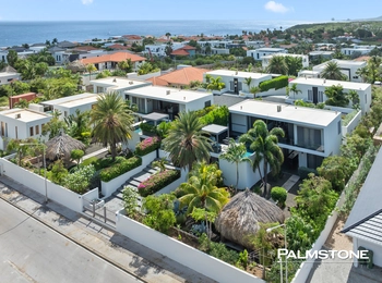 Villa Royale – Propiedad de inversión con cuatro villas en Vista Royal in Vista Royal
