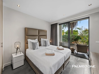 Villa Royale – Propiedad de inversión con cuatro villas en Vista Royal in Vista Royal